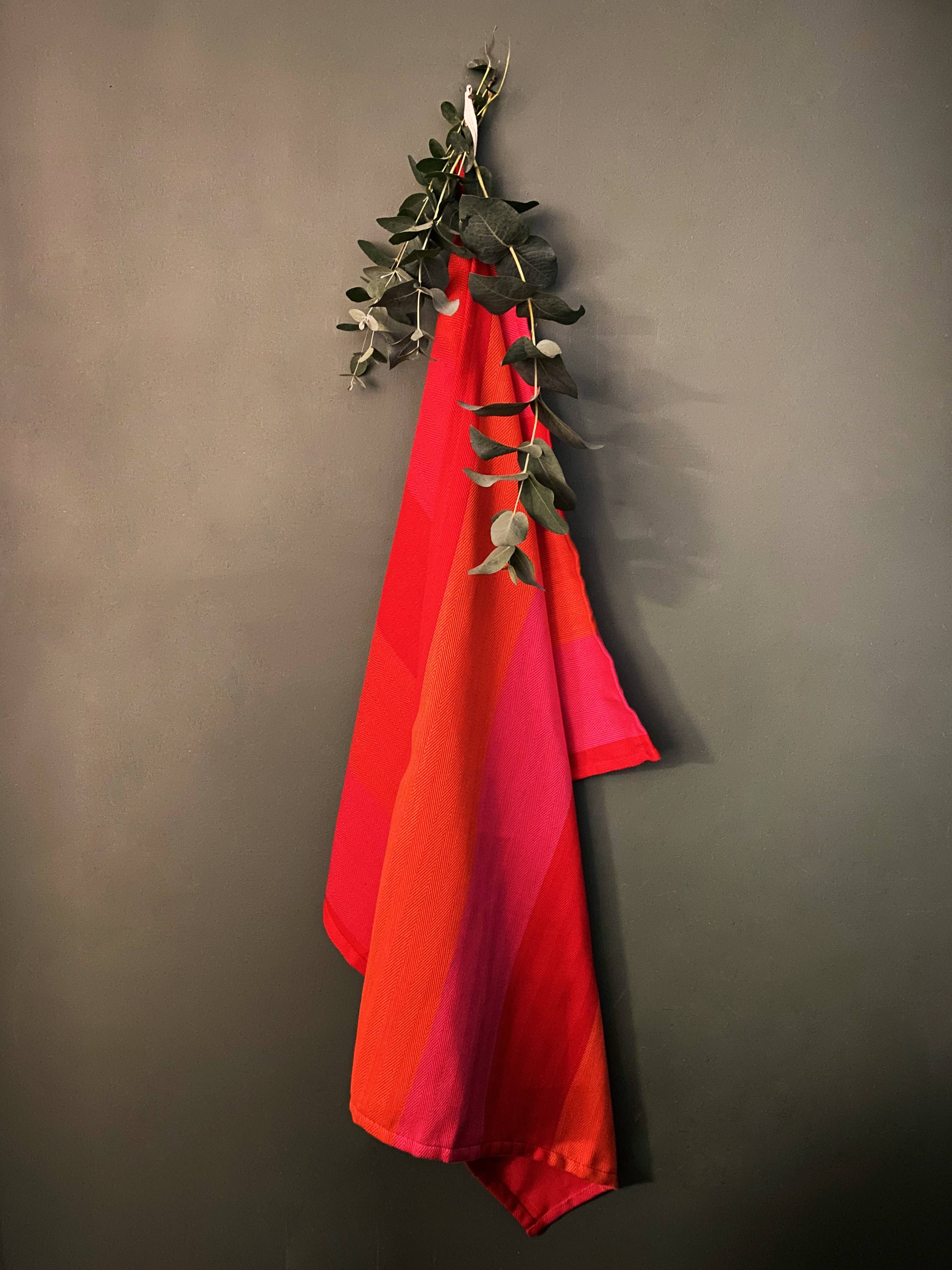 Maison Elhoria - Wholesale Tea Towel - Red O. Pink Tea Towel4