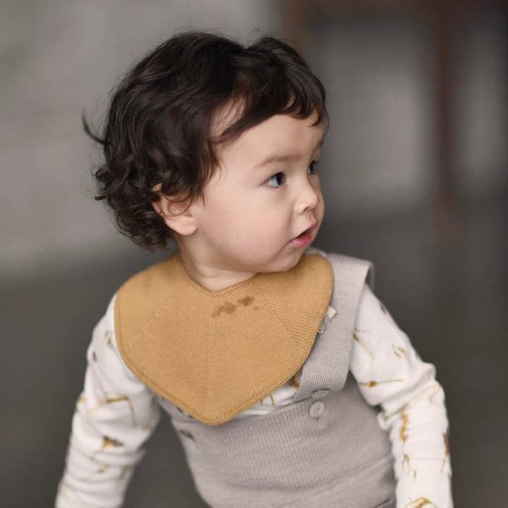 Saga Copenhagen - Wholesale Bib - Baby - Knitted Baby Bib - Organic Cotton - Honey - Adjustable