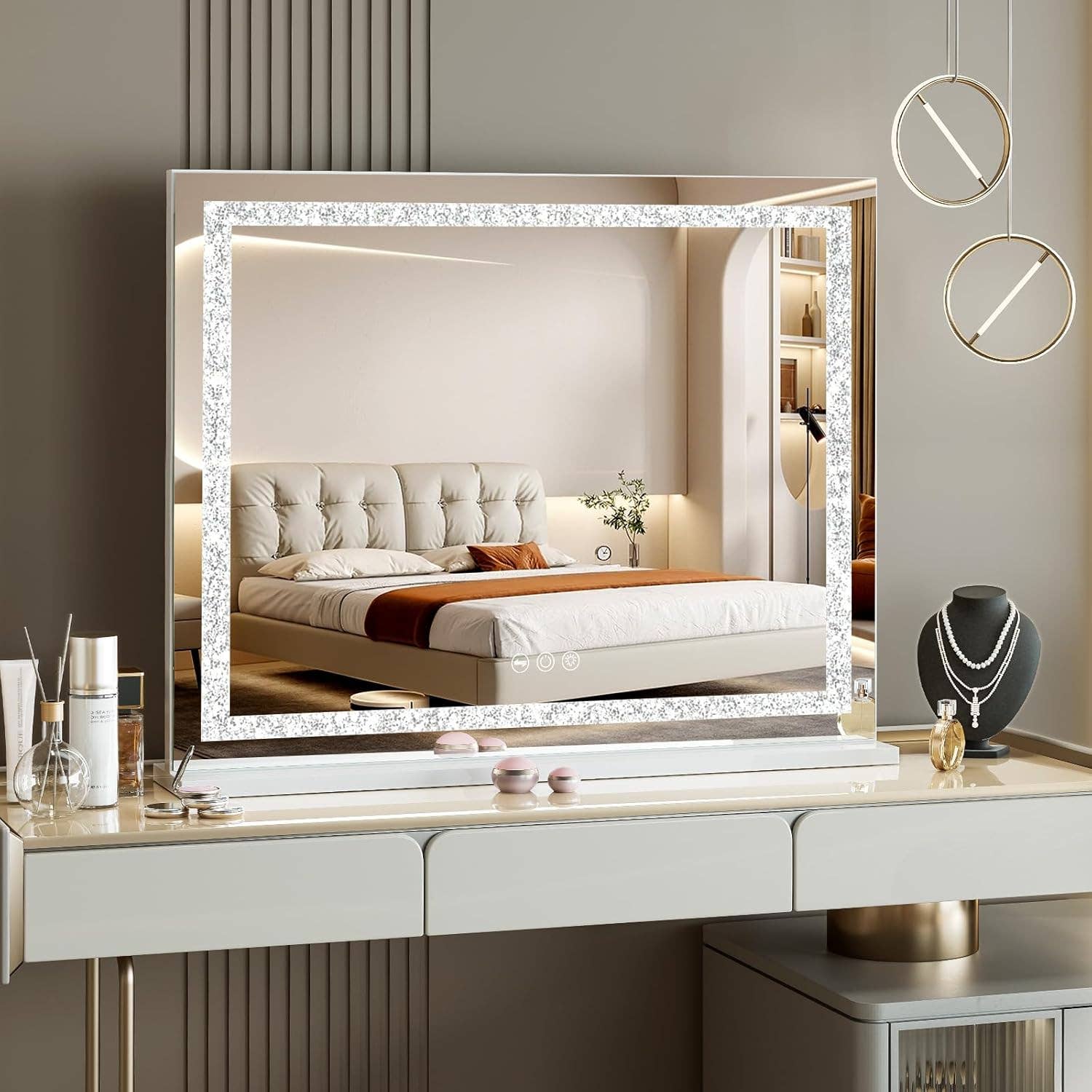 HOMYCASA DESIGN INC - Vente Miroir de courtoisie - Miroir de maquillage éclairé de 31,5" avec bande de cristal, 3 couleurs réglables.0