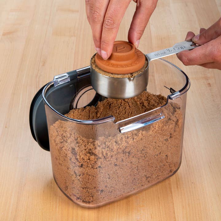 HIC - Harold Import Co. - Wholesale Kitchen Tool/Gadget - Progressive Brown Sugar ProKeeper+, 1.5-Quart, Tamper Disk4