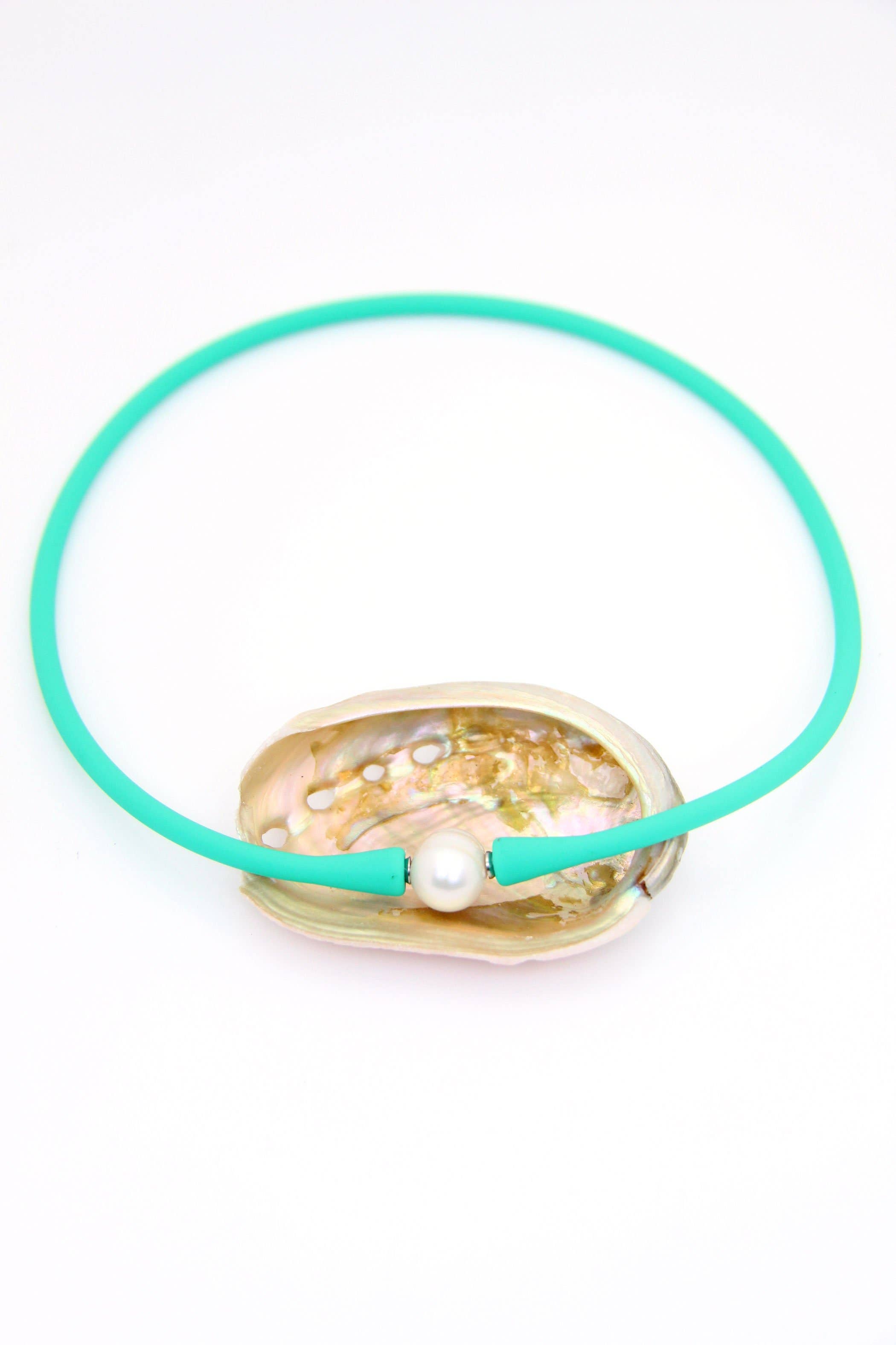 Woman Shops World – wholesale Beaded/pearl necklace – Janis The Pearl Silicone + Pearl Necklaces, Waterproof9