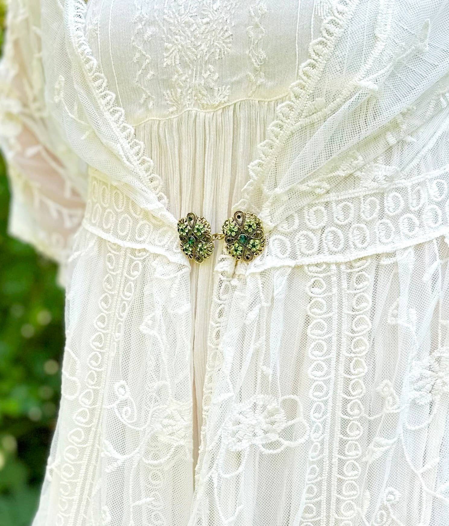 KardiKlips - Wholesale Brooch - Green & Gold Cinch Clip, Gilded Sweater Clasp KardiKlip0