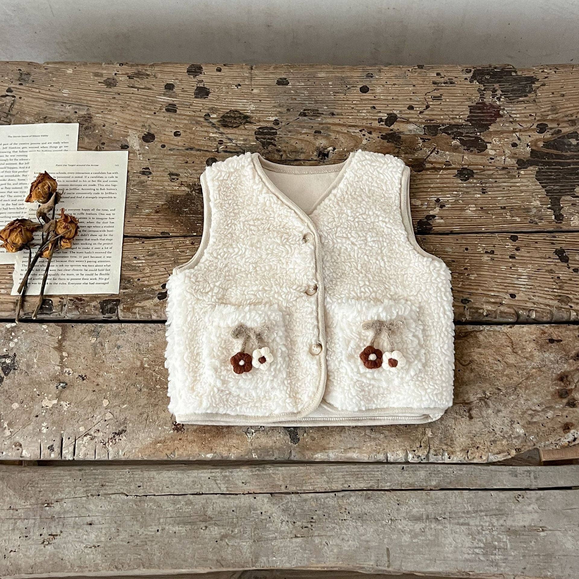 MyKids-USA® – Engroshandel Cardigan - Baby – Tykt strikket cardigan til babypige med to lommer0