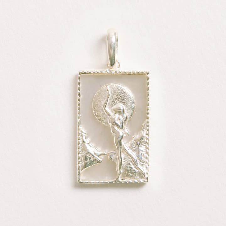 Pendentif Femme Lune et Rectangle Argent pour la vente par Freya Rose