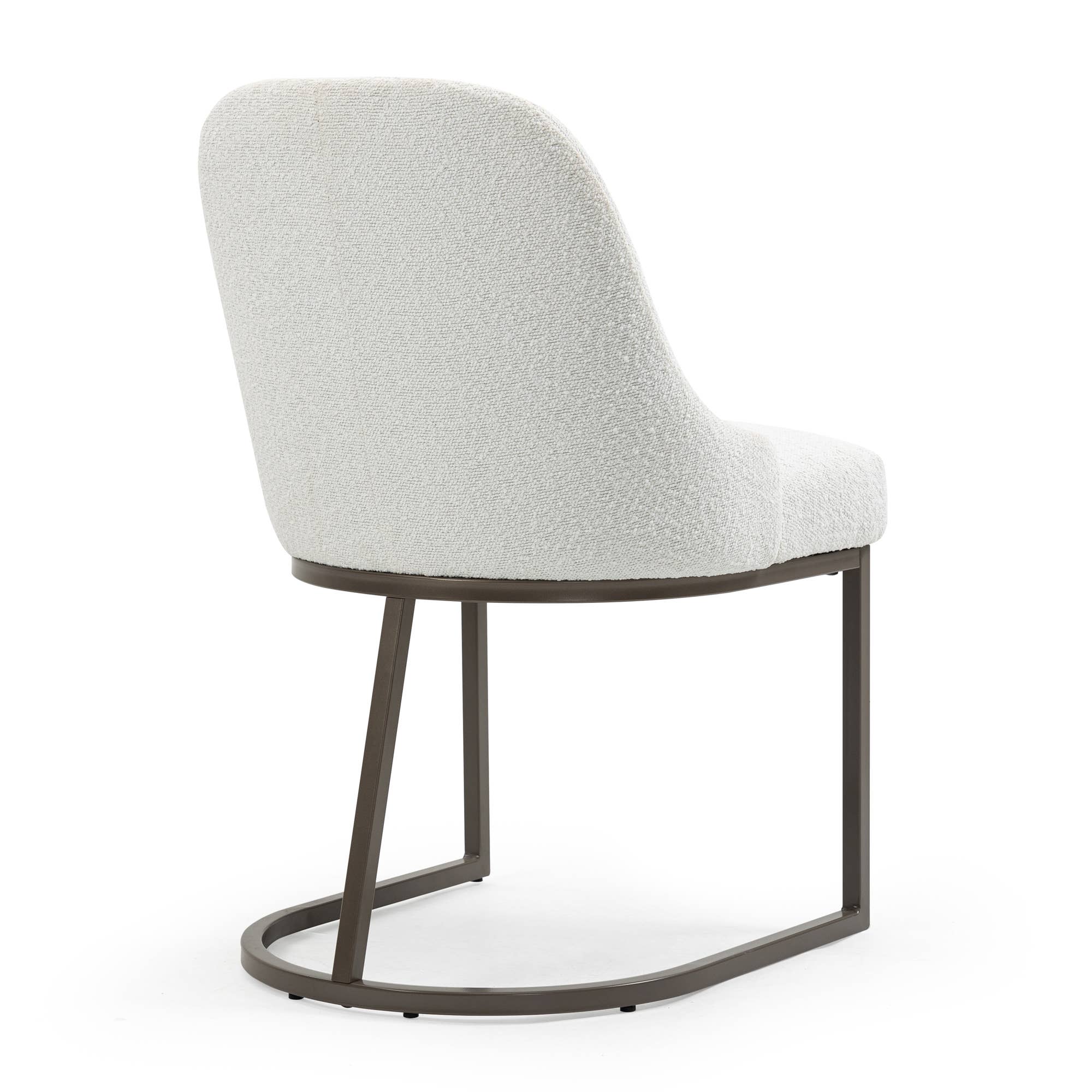 Glamour Home - Vente Chaises - Ensemble de 2 chaises de salle à manger Ayane en tissu bouclé avec pieds en fer7