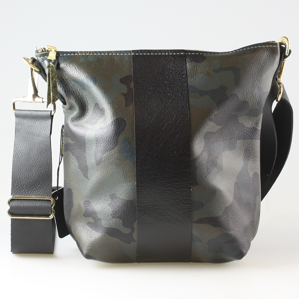 Zina Kao Exclusives - Vente Sac à bandoulière – femme - Le sac à bandoulière Graham : camouflage et tissu doux15