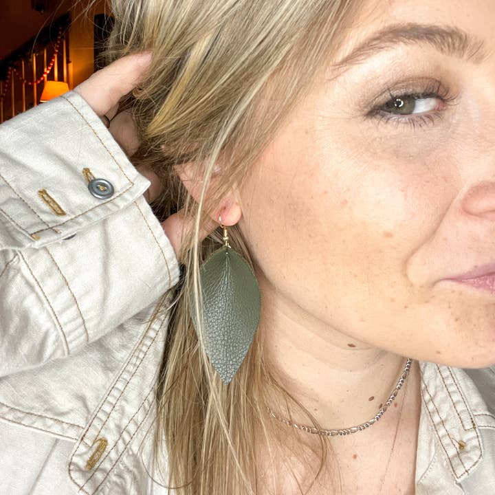 Klemt blad øreringe for engroshandel hos Oaks and Cotton