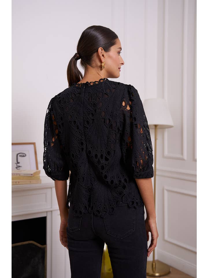 CHOKLATE PARIS - Wholesale Blouse - Women's - Daisy Guipure Lace Top - CH0017