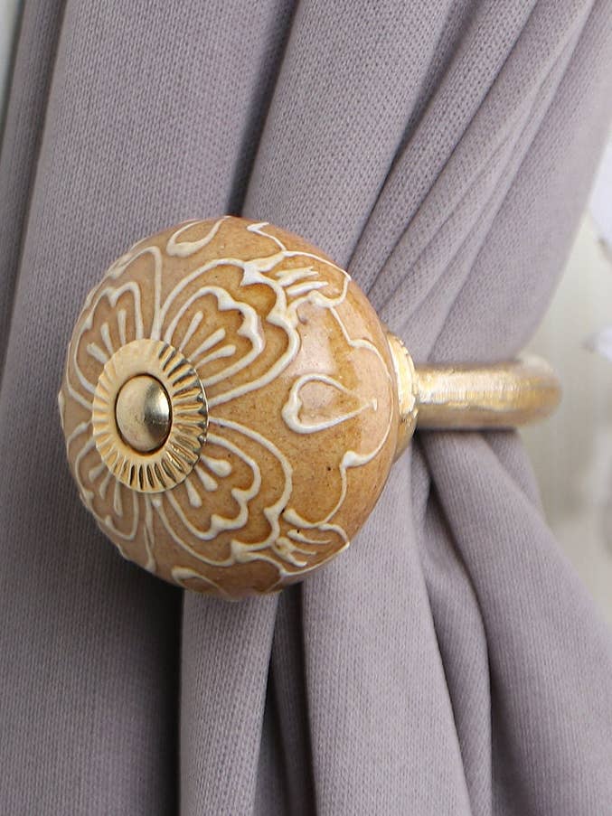 Gancho rústico para cortinas de cerámica con flores decorativas de color amarillo mostaza, gancho antiguo para toallas de baño (juego de 2) para venta al por mayor de KNOBCO