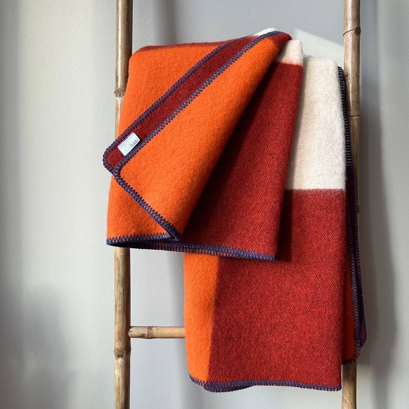 WoolOnly - Wholesale Throw Blanket - Reversible blanket plaid made of Norwegian wool 130x200 cm (Tricolor Square) Papaya/Chili4