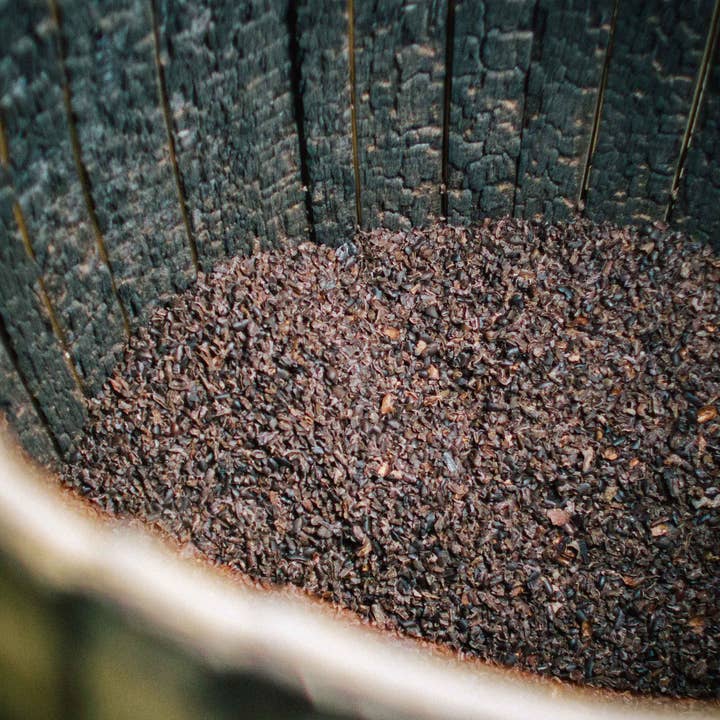 Raaka Chocolate - Venta al por mayor Chocolate - Barra de chocolate envejecido con barrica de Bourbon 82%
