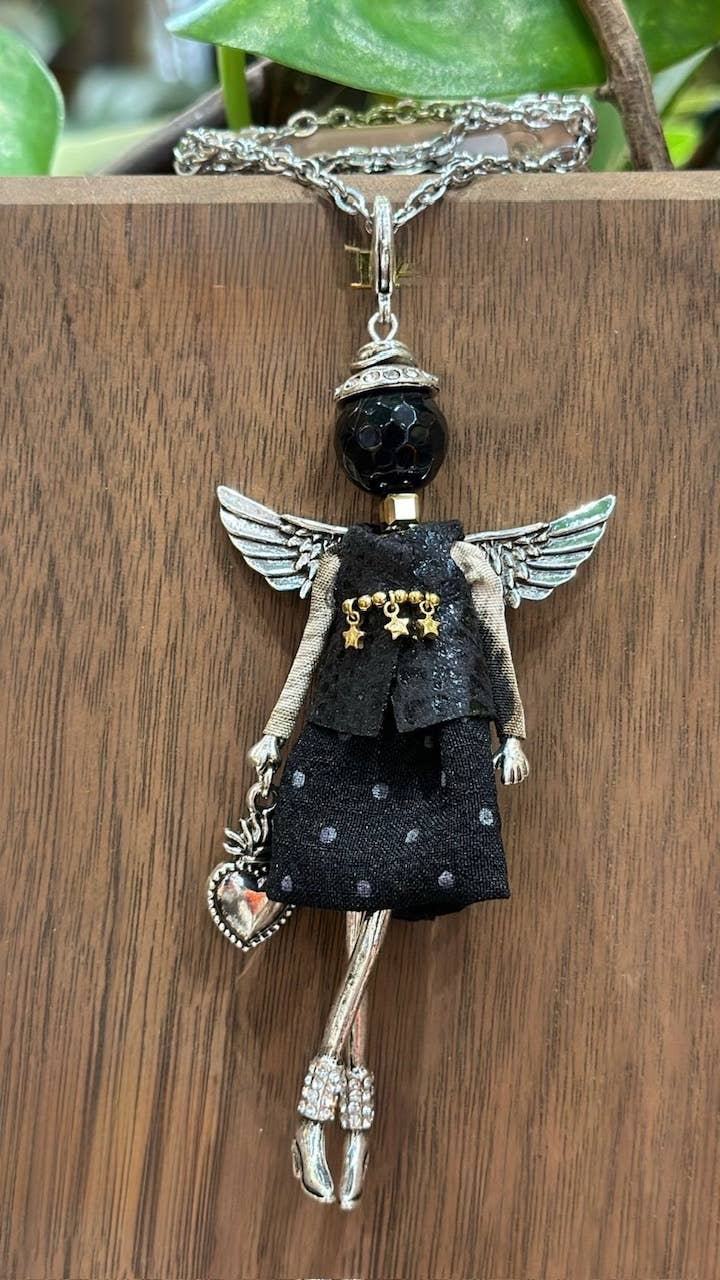 Pretty Persuasions – Großhandel Kette mit Anhänger/Charm – N23188G Halskette mit Steinverzierung, französische Puppe, Edelstahl8