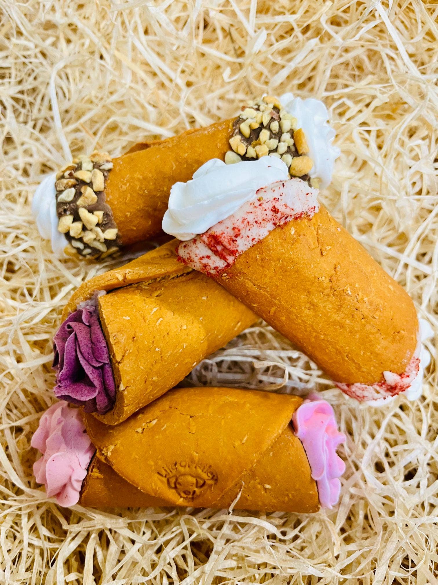 Life Of Riley Bakery Ltd - Wholesale Pet Treats - Dog - Doggy Cannoli’s - Box of 10