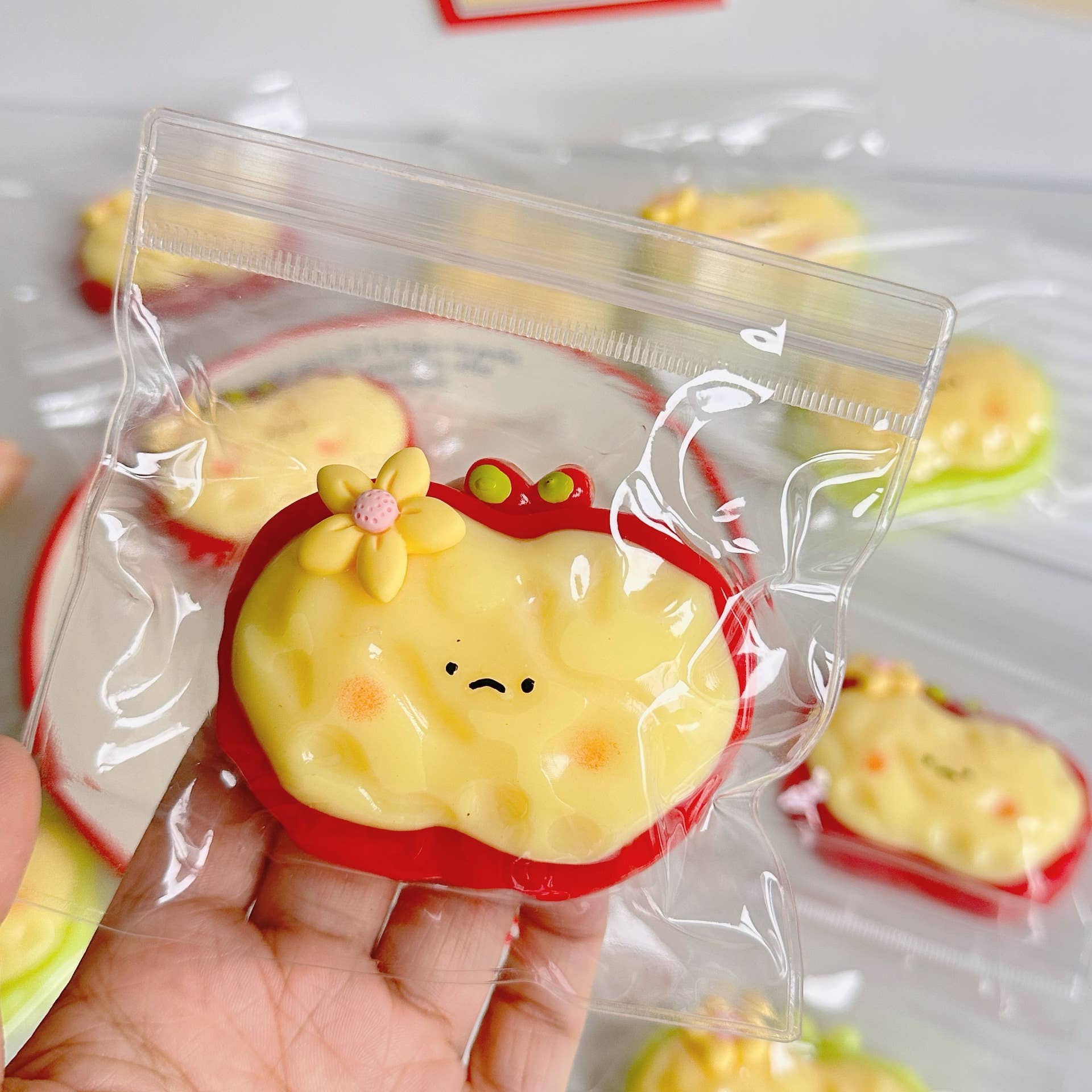 Sparkling Extras - Vente Jouet mou – enfant et bébé - Jouet Squishy Taba Pomme Rouge Mignonne Anti-Stress0