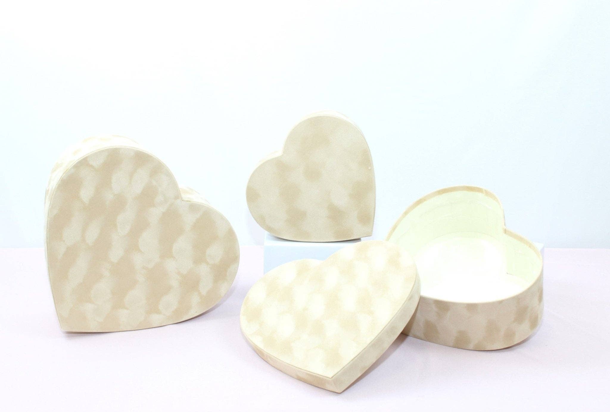 Elegant Design Supply - Wholesale Gift Box - Chic Velvet Heart Flower Box with Lid7