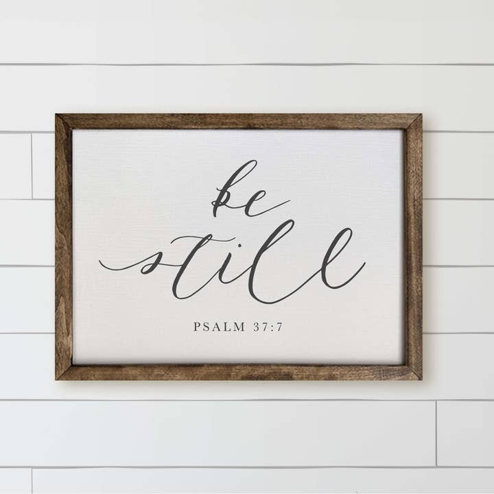 Panneau encadré en bois Be Still pour la vente par DWELL Home Shoppe