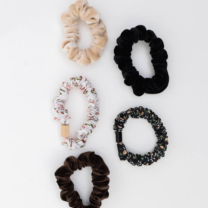 Leto Accessories – Großhandel Haargummi – Damen – Haargummis mit herbstlichem Blumenmuster, verschiedene Haargummis3