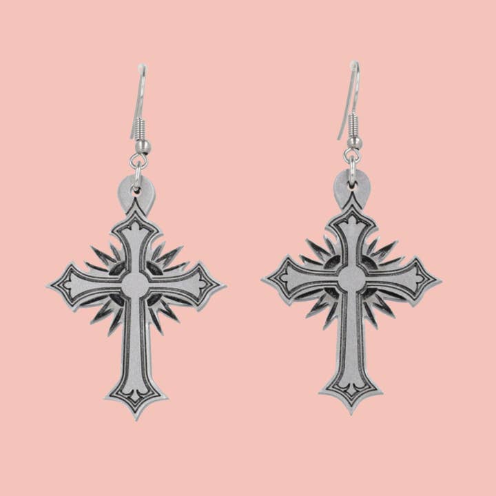 Brincos Cruz Gótica por atacado de Sour Cherry