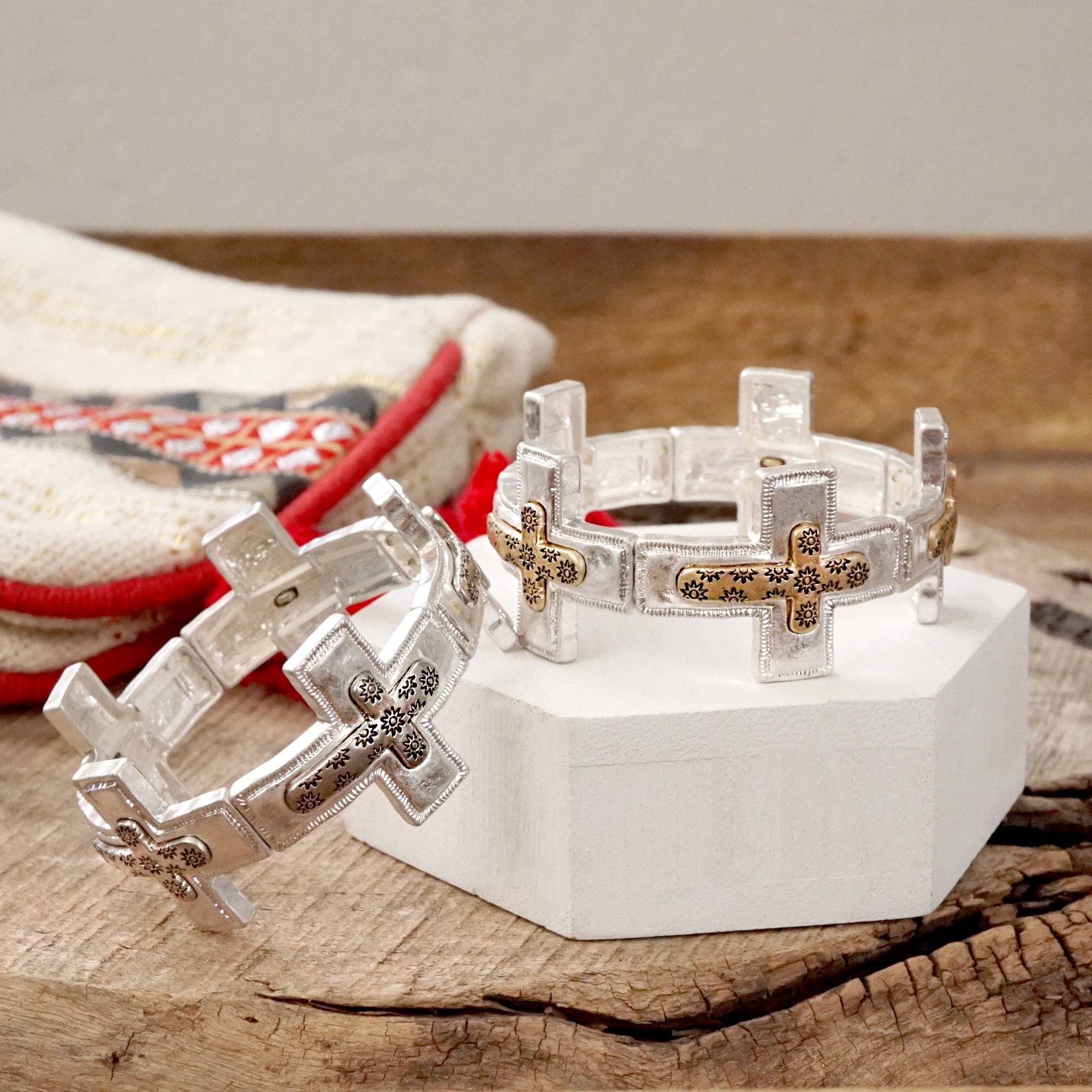 PennyLine inc - Vente Bracelet manchette - Bracelet en forme de croix en argent usé, ton or, style bohème8