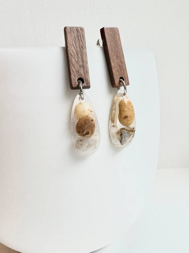 Bundt #4 - 4 harpiks bundet sten Sterling & træ øreringe for engroshandel hos UpCycled Uglies