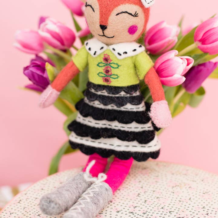 French Knot Animal Friend - Fern the Fox for wholesale on Faire1