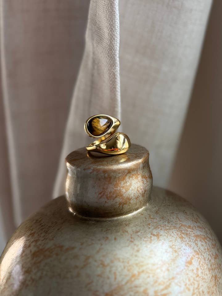 18K guldbelagt tigerøje ring for engroshandel hos Ostella