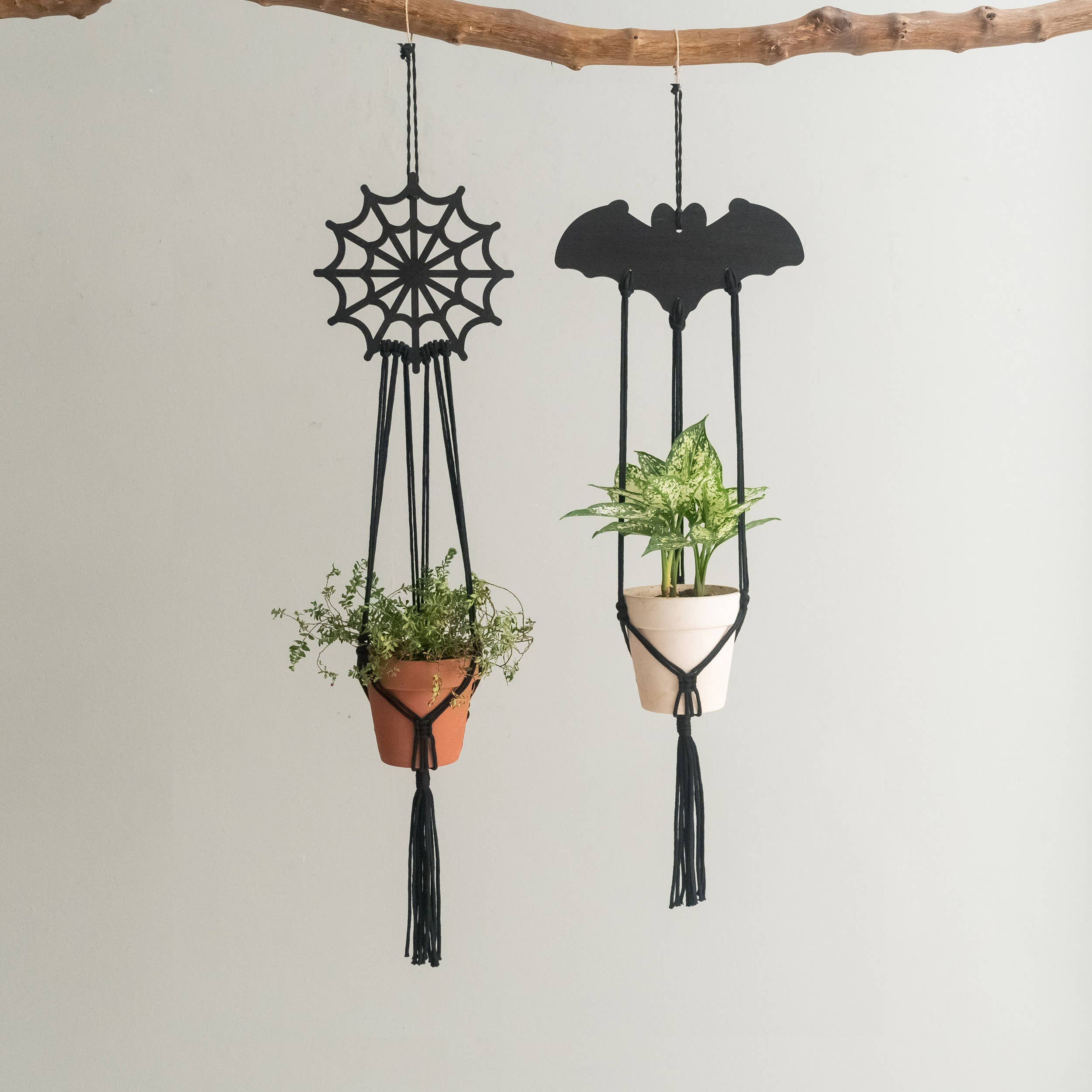 BeanDaikon – Engroshandel Hængende plantekasse – Gotisk Macramé Planteophæng Halloween Dekoration I9811