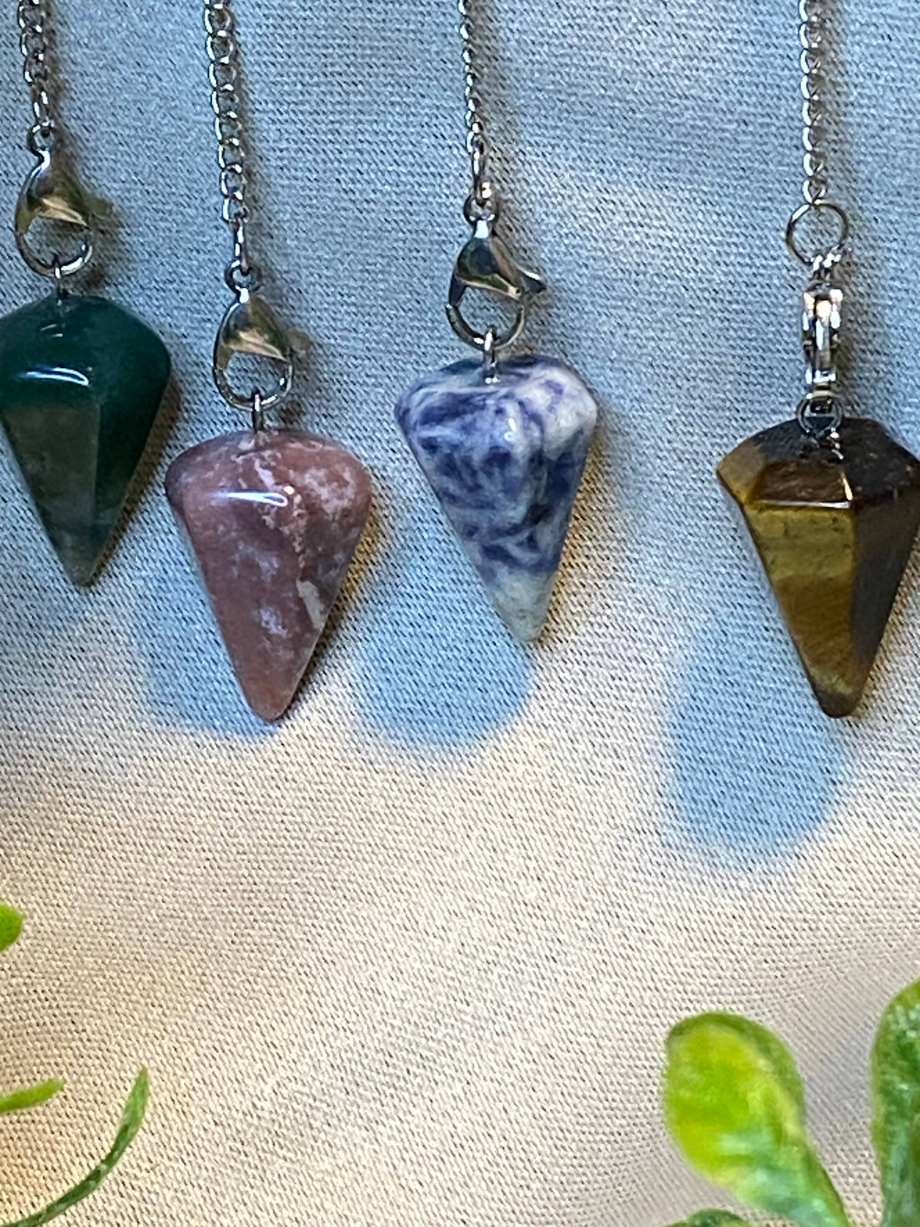 Moonsence - Wholesale Spiritual Stone/Crystal - Crystal Pendulum