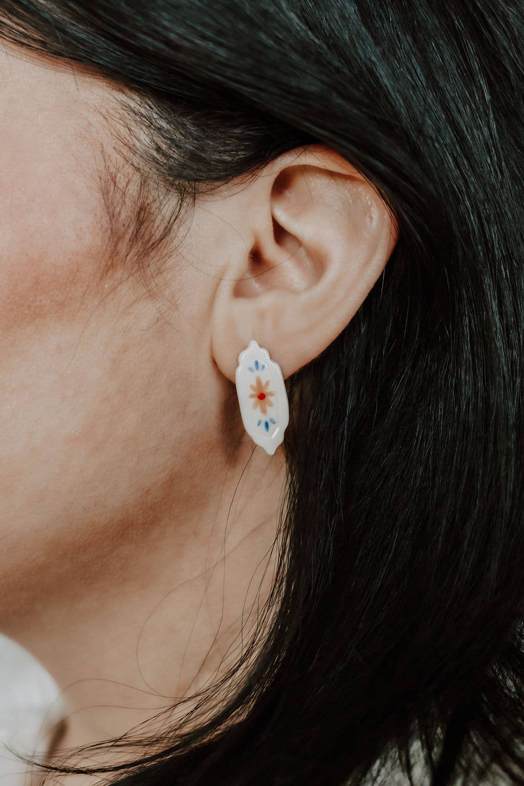 Crown & Heart - Wholesale Stud/Post Earrings - Framed Floral Stud Earrings3