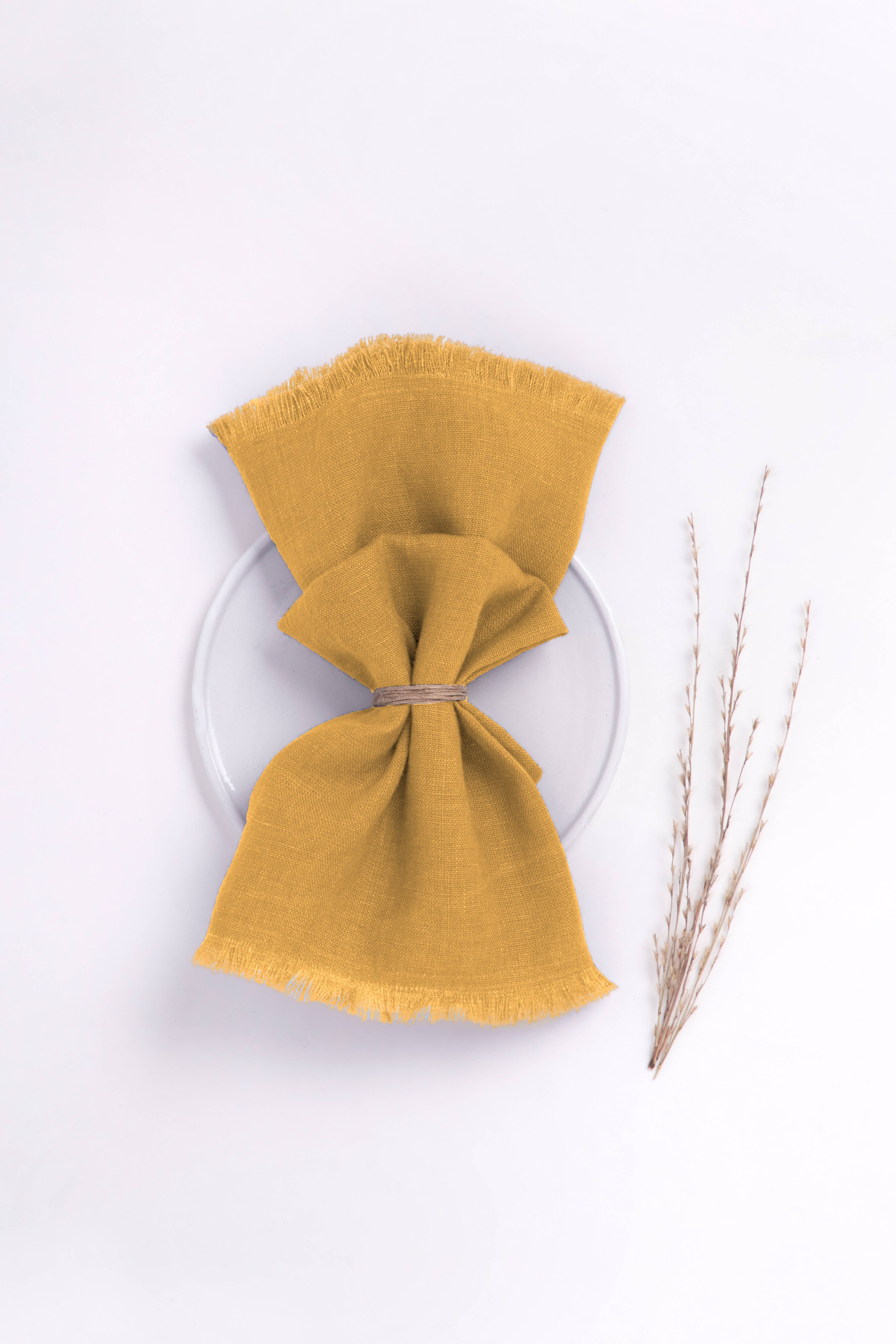 Live Linen - Wholesale Tablecloth - Minimalist Linen Napkin – Fringe Detail1