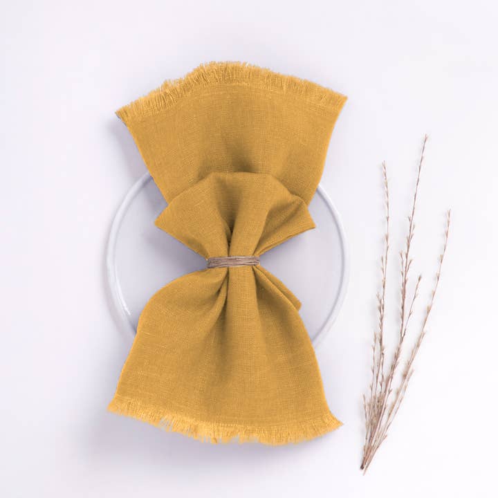 Live Linen - Wholesale Tablecloth - Minimalist Linen Napkin – Fringe Detail1
