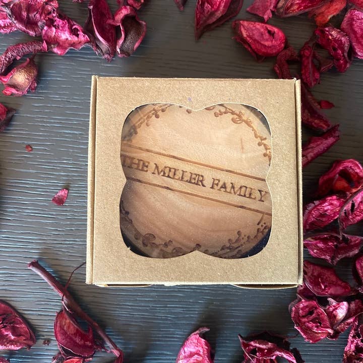 WoodCraftHaven - Vente Sous-verre - Sous-verres en bois fabriqués à la main : des cadeaux de mariage pour votre magasin8