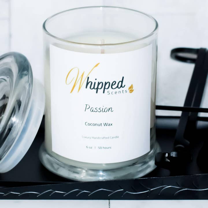 Candela profumata al cocco Passion per la vendita all'ingrosso da parte di Whipped Scents