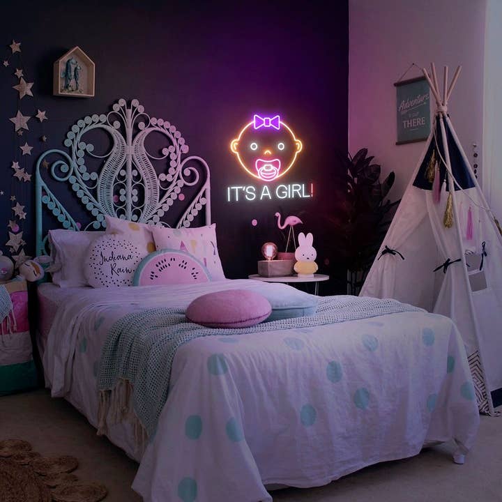 Enseigne au néon C'est une fille 3 pour la vente par Aoos Custom