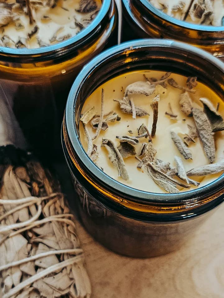 Beeswax Blend Candle Vanilla + Sage for wholesale by Mother Ürth