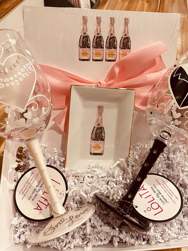 Collezione "Il Primo Capitolo" di Onic Brands per la vendita all'ingrosso da parte di Onic Brands LLC