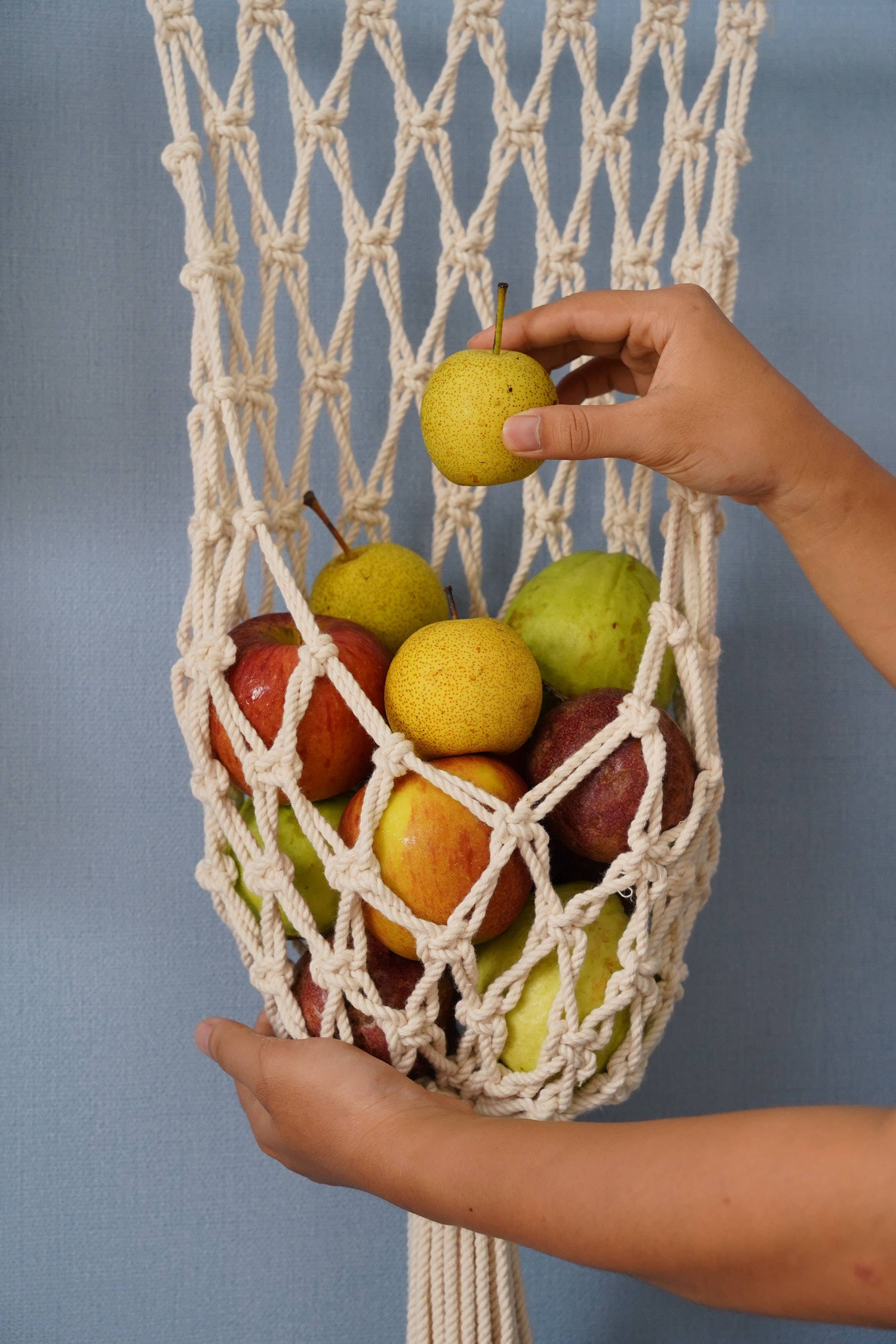 BeanDaikon – wholesale Kitchen storage/organiser – Macrame Fruit Hanger H072