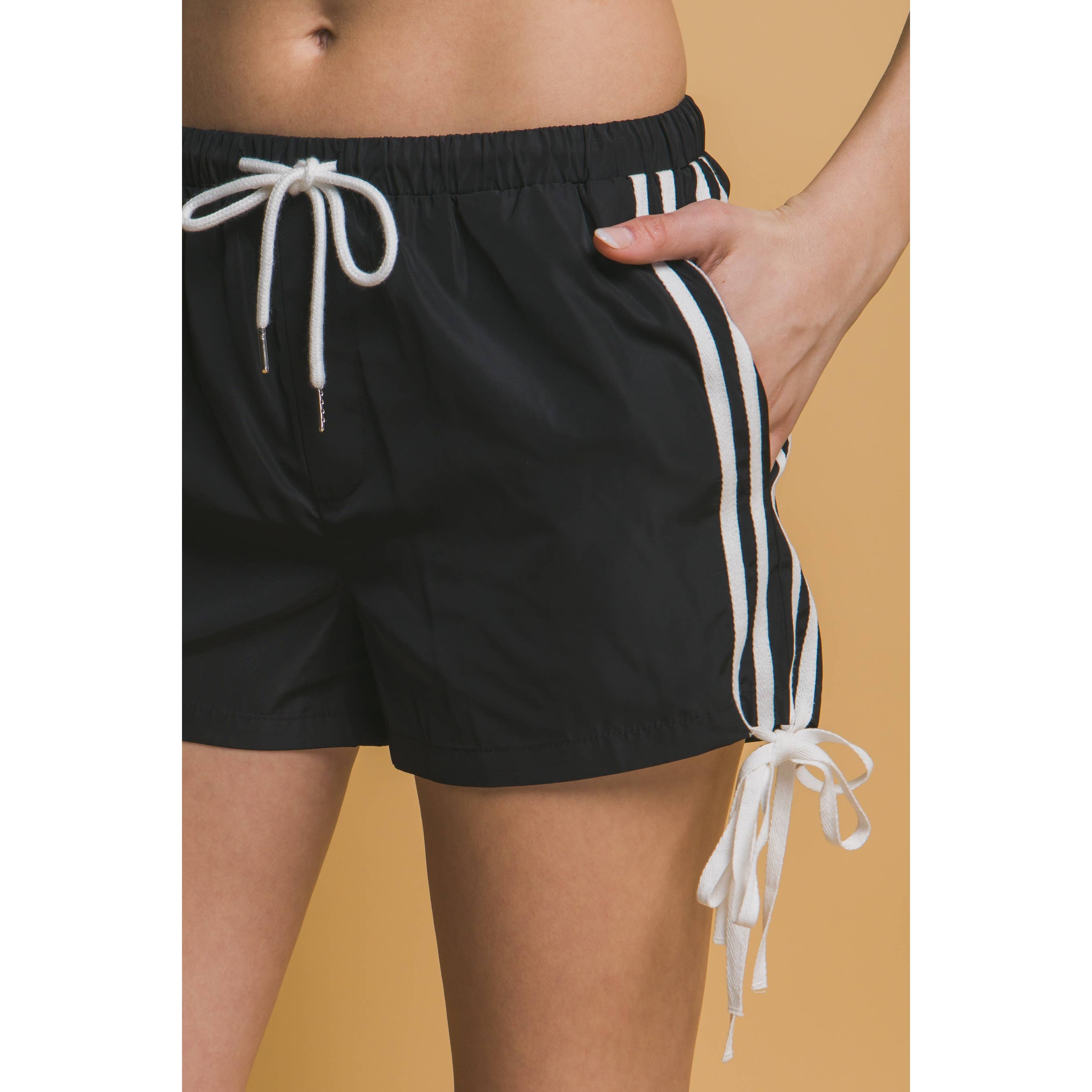 HiteJeans – Engroshandel Shorts – Kvinder – Stribet Bånd Bindebånd Shorts med Sidelommer2