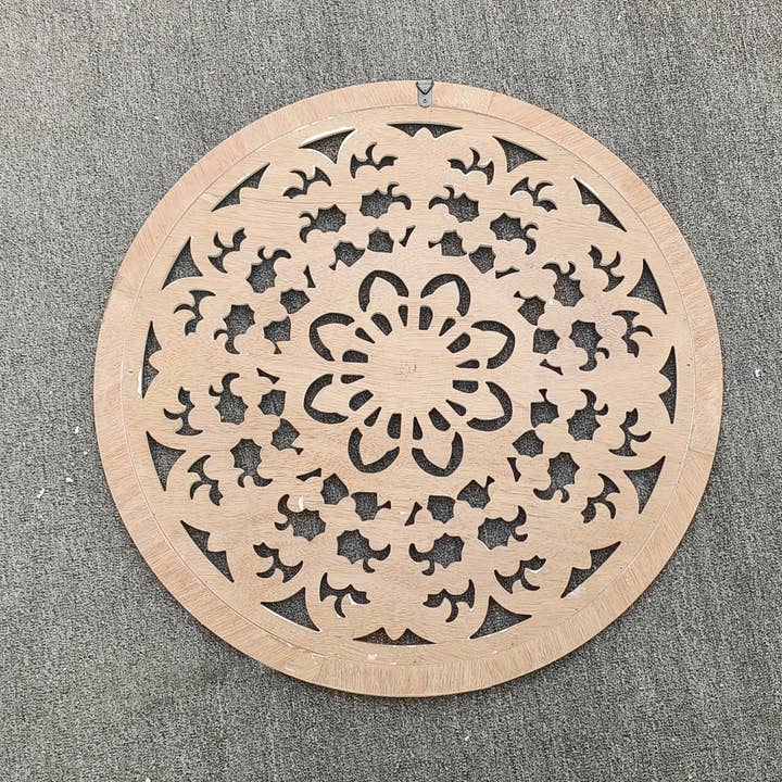Paris Loft Inc - Wholesale Dimensionele/3D-muurkunst - Houten wanddecoratie met gesneden bloemen op de boerderij