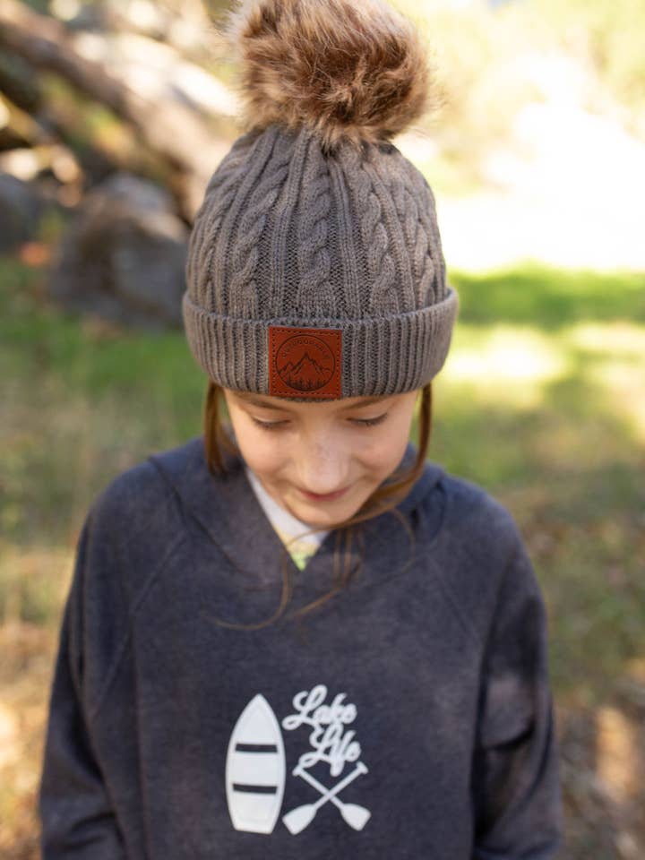 Barn Outdoorable Grå Pom Pom mössa för wholesale av Outdoorable Apparel