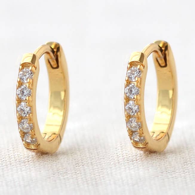 Créoles Crystal Huggie pour la vente par Kris Nations