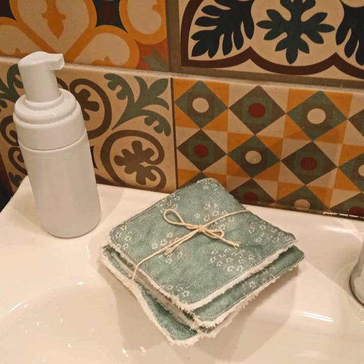 Set of 6 Green Water Wipes for wholesale by Marie-Ficelle