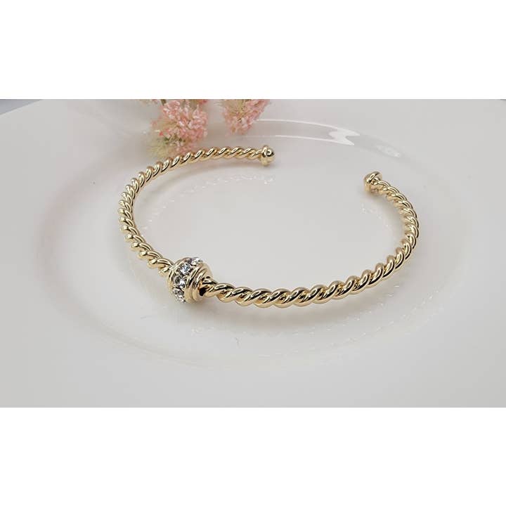 CLASSIC CABLE BRACELET. for wholesale by BETTYOH INC