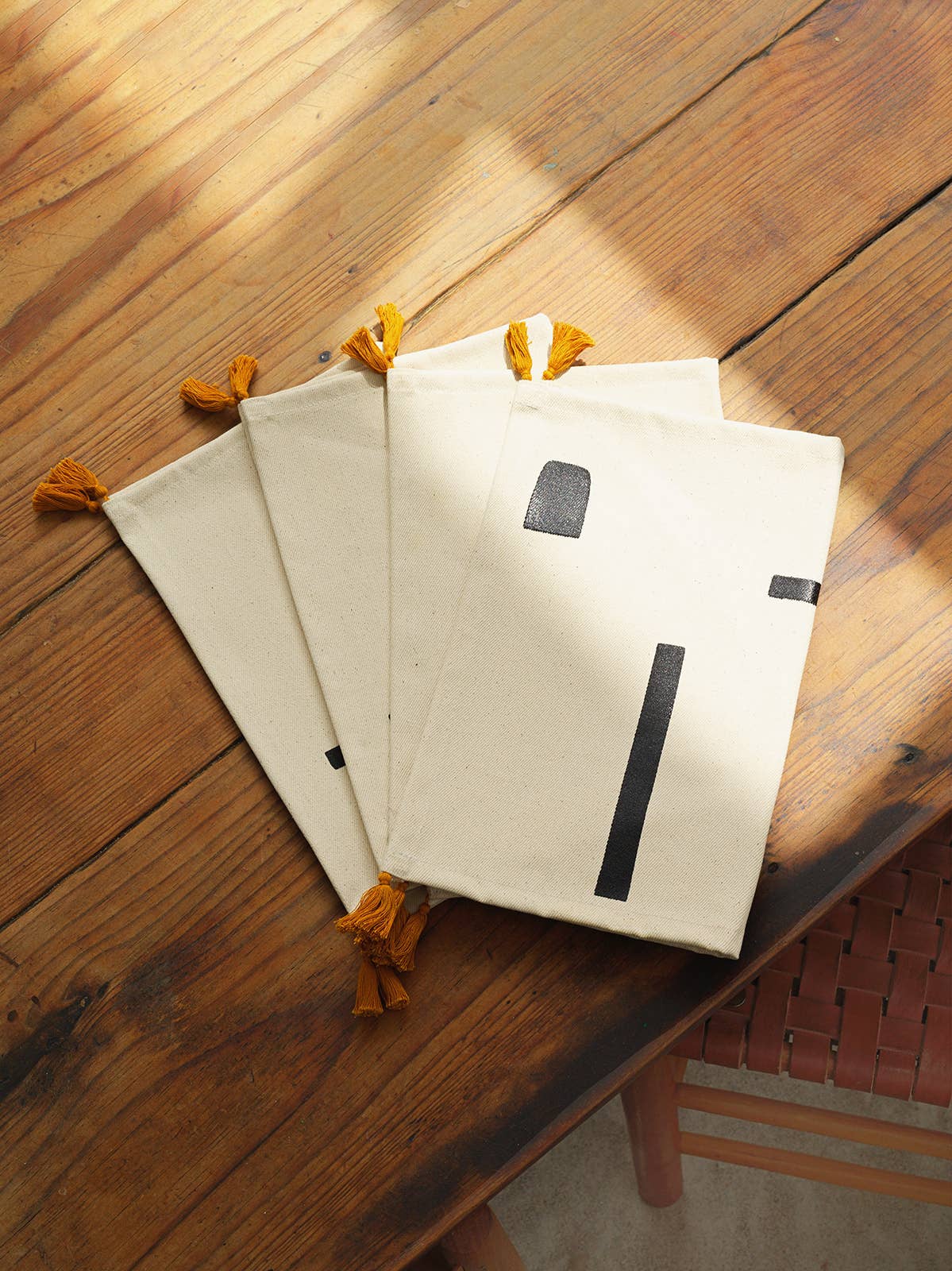 mi eelo - Wholesale Placemat - Crescent Placemat Set0