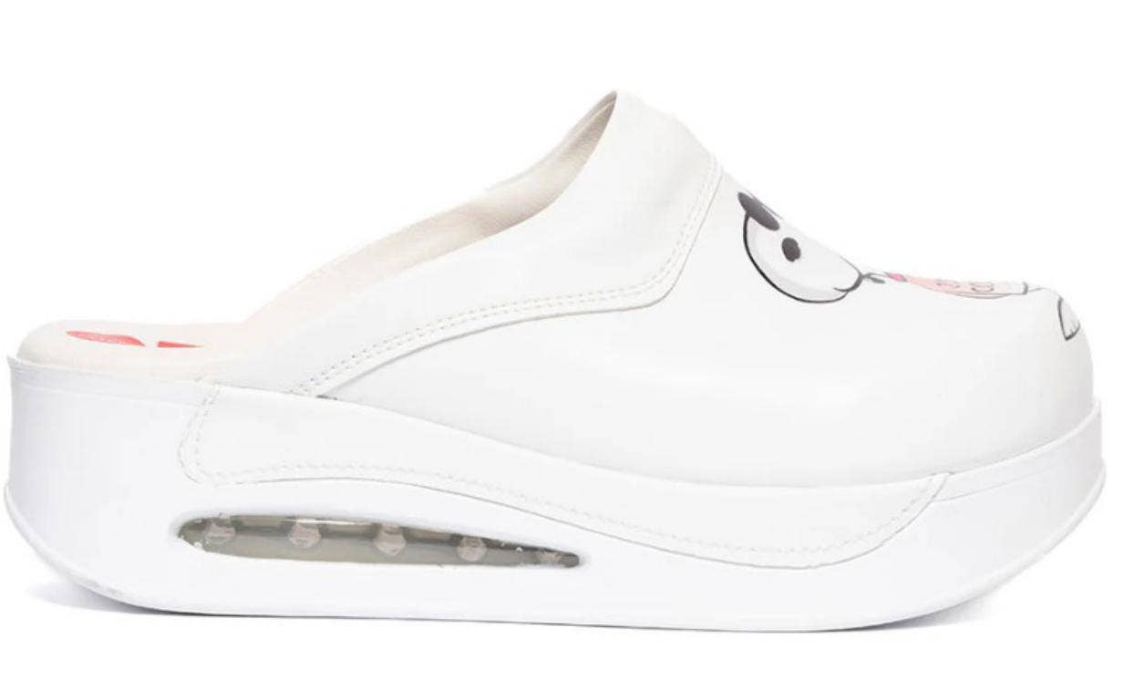 Chenson & Gorett - Wholesale Clogs - Women's - Practical Airmax Women's Leather Clogs with Snoopy Design1