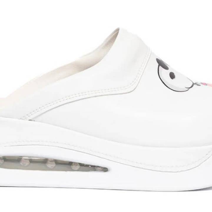 Chenson & Gorett - Wholesale Clogs - Women's - Practical Airmax Women's Leather Clogs with Snoopy Design1