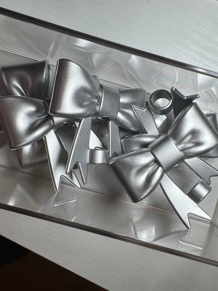 Topper de paille en forme d'arc 3D - Scintillement argenté pour la vente par Sweet Rosewood Boutique