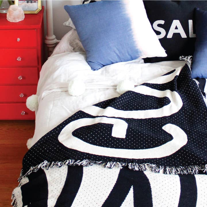 Calhoun & Co. - Wholesale Throw Blanket - Good At Naps Blanket2