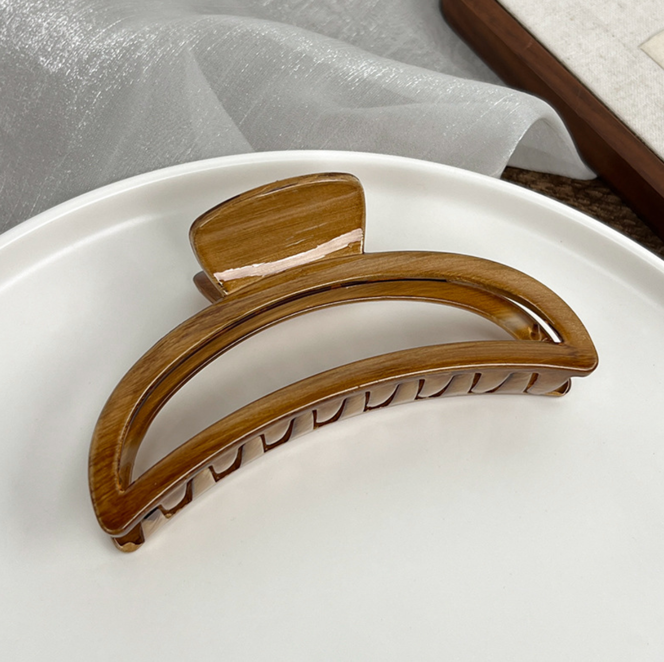 LoveLina – wholesale Hair clip – Women’s – Neutral Essential Jumbo Hair Clip (FORIA)5