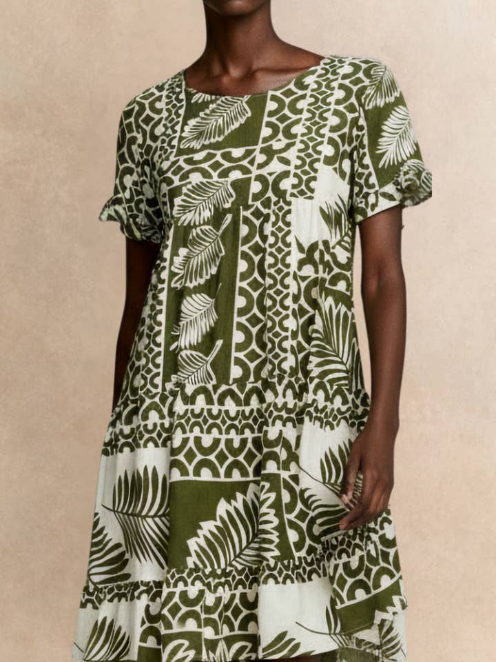 Robe Blanche Verte Tropicale Clara pour la vente par ANNICK